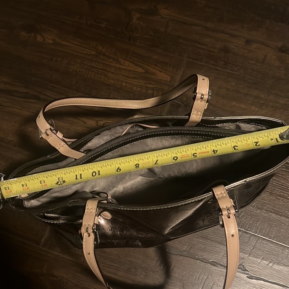 Michael Kors metallic handbag - Picture 4 of 4